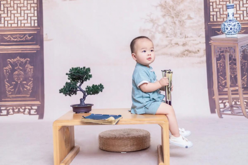 巴音郭楞四个月宝宝可以坐着吗 巴音郭楞四个月宝宝可以坐着吗